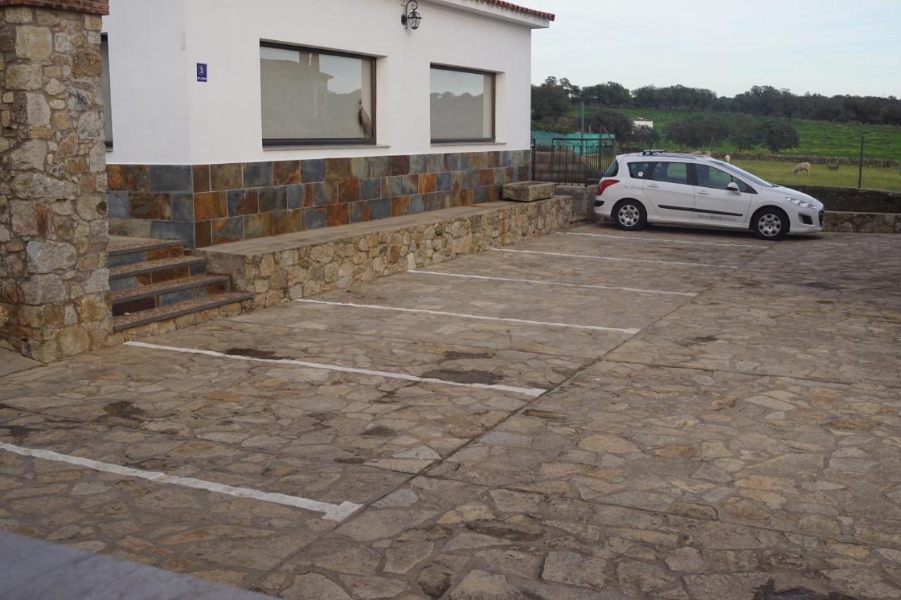 Apartamentos Estrellas De Monfraguee 托雷洪厄尔卢比奥 外观 照片